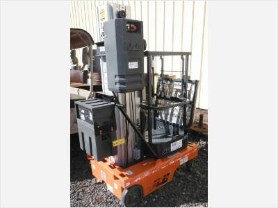 JLG 12SP Electric Stock Picker