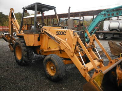 CASE 580C Backhoe