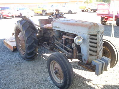 FERGUSON 35 Tractor