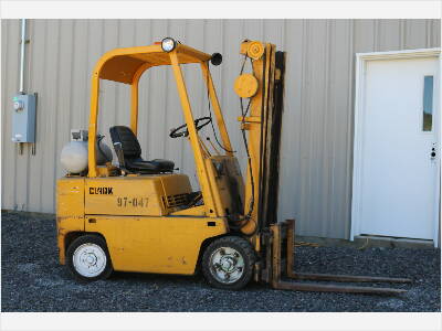 CLARK C500 Forklift