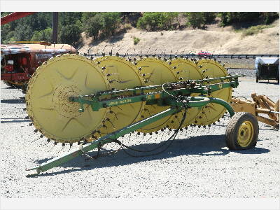 JOHN DEERE 567 Windrow Turner