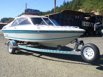 1988 BRAMCO Seaswirl 17ft Boat