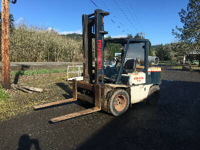 KOMATSU P-80 8000lb Forklift