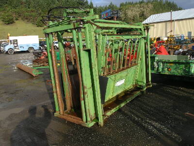 WADLER Hydraulic Squeeze Chute