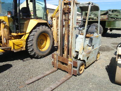 CLARK 4000lb Forklift