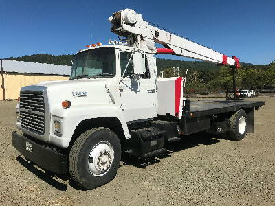 1990 FORD L8000 with Crane