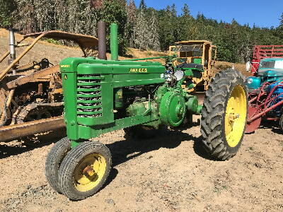 JOHN DEERE Model A Tractor